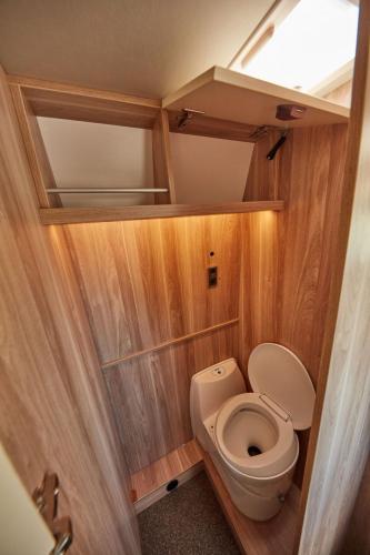 Roy-all_Buscampers-Type 5 toilet kastje